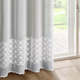 Dekoracja okienna biała z gładkiej tkaniny zdobiona pasem aplikacji w kwiaty 140x250 cm przelotka LIWIA EVA MINGE