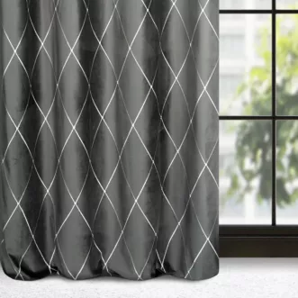 Zasłona szaro, srebrna haftowana w duże karo z tkaniny welwetowej 140x250 cm przelotka MARGO Pierre Cardin