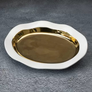 Patera ceramiczna o falującym kształcie biało-złota
