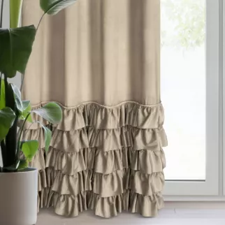 Zasłona ciemnobeżowa zdobiona falbanami i lśniącymi akcentami z welwetu 140x250 cm przelotka CARLI