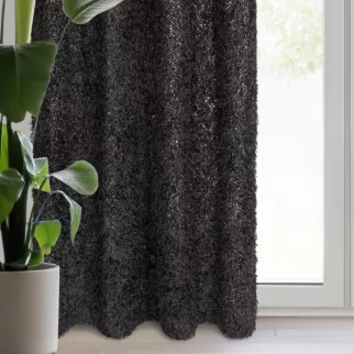 Zasłona czarna zdobiona futerkiem 140x250 cm przelotka MARION