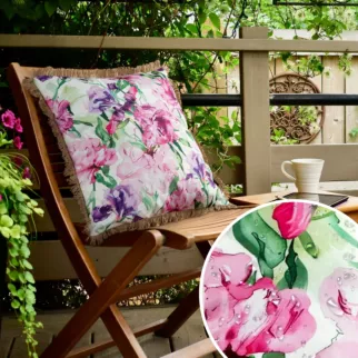 Poszewka GARDEN na taras oraz balkon z tkaniny wodoodpornej zdobiona nadrukiem kwiatów i frędzli