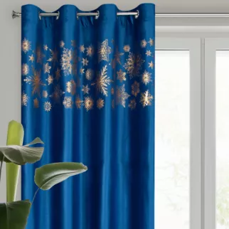 Zasłona granatowo, złota zdobiona świątecznymi śnieżynkami 140x250 cm przelotka ASTRA
