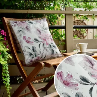Poszewka GARDEN na taras oraz balkon z tkaniny wodoodpornej zdobiona nadrukiem kwiatów i frędzli
