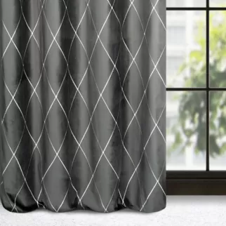 Zasłona szaro, srebrna haftowana w duże karo z tkaniny welwetowej 140x250 cm przelotka MARGO Pierre Cardin