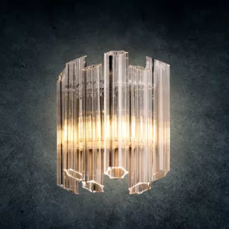 Kinkiet - lampa ścienna z szklanymi zawieszkami