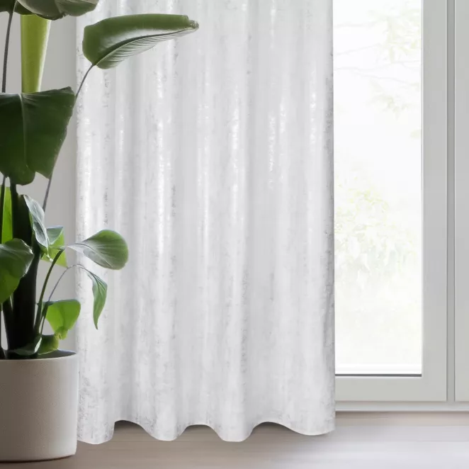 Zasłona biało, srebrzysta zdobiona przecieranym wzorem z welwetu 140x250 cm przelotka RENIA
