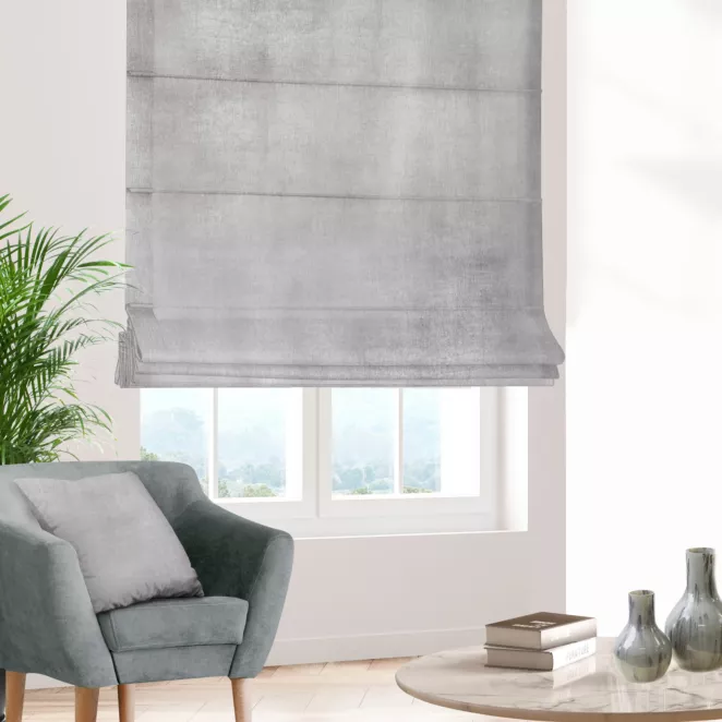 Roleta szyta z systemem comfort ELITE srebrna miękka, welwetowa, typu BLACKOUT 100% zaciemniająca, z połyskującym nadrukiem, o gramaturze 400g/m2