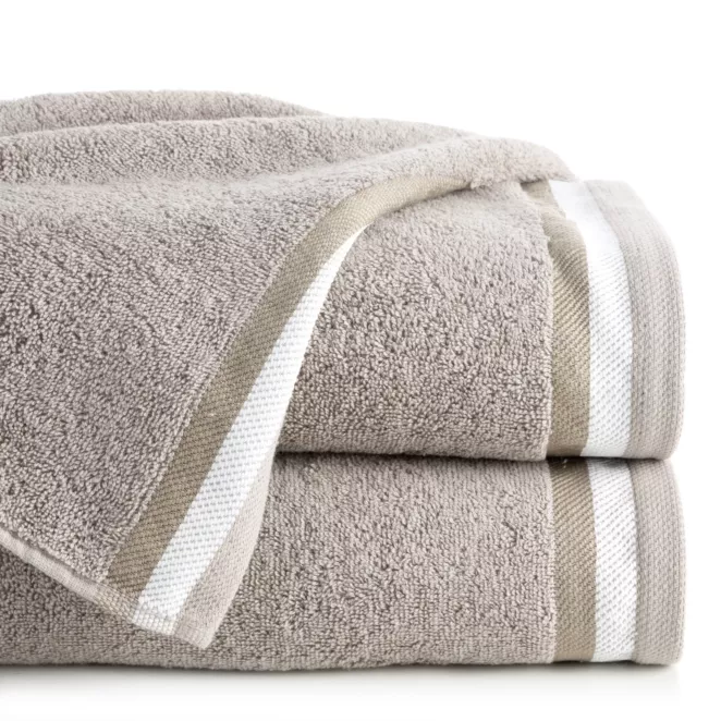 Ręcznik kąpielowy 70x140 cm bawełniany kolor beżowy z bordiurą w pasy 550 g/m2 NIKO