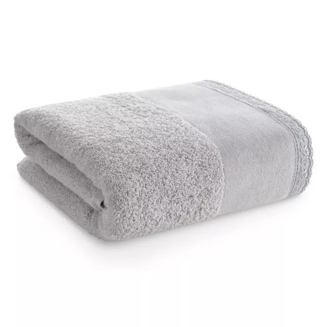 Ręcznik kąpielowy 70x140 cm bawełniany kolor srebrny z koronkową bordiurą 500 g/m2 EMI