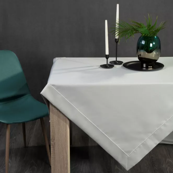 Klasyczny popielaty obrus MADELE z delikatną srebrną wypustką