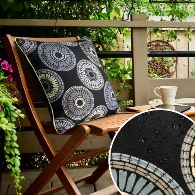 Poszewka GARDEN na taras oraz balkon z tkaniny wodoodpornej zdobiona nadrukiem z motywem mandali