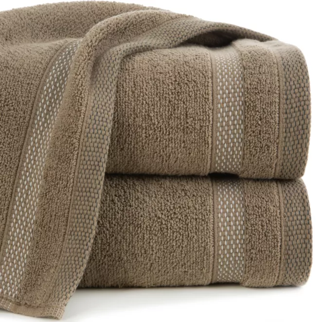Ręcznik kąpielowy 50x90 cm bawełniany kolor jasnobrązowy zero twist z bordiurą w paski 400 g/m2 RIKI