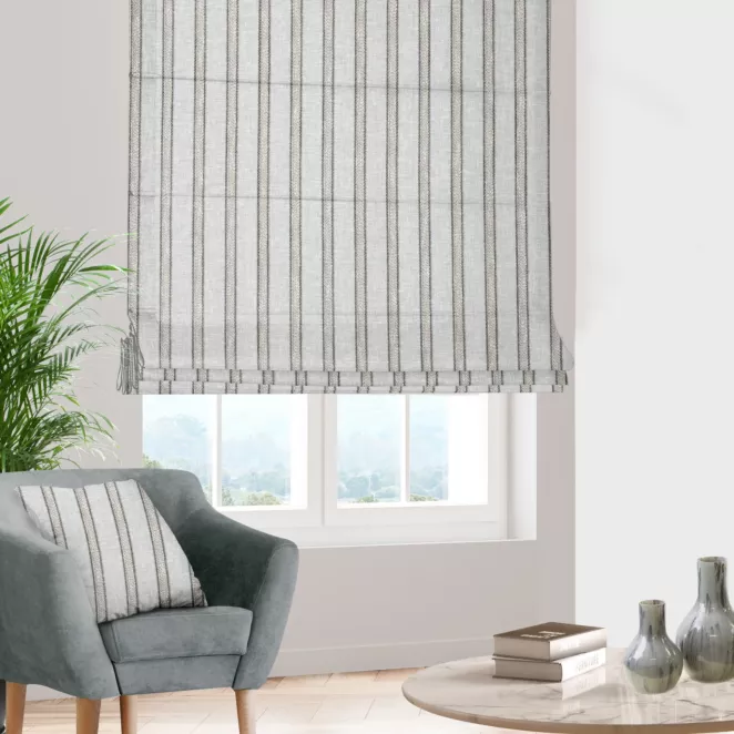Roleta szyta z systemem comfort naturalna z etaminy przeplatanej pasami, w stylu eko