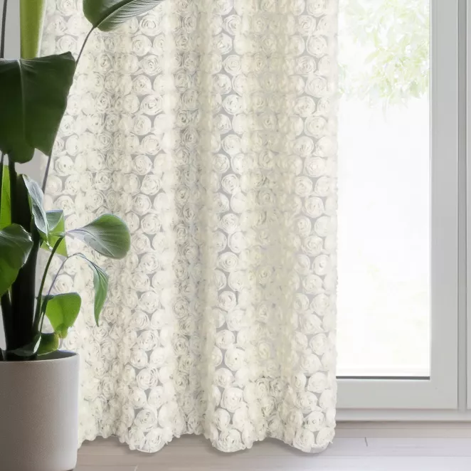 Zasłona kremowa zdobiona po całej wysokości aplikacją w róże 140x250 cm przelotka ROSES Ewa Minge