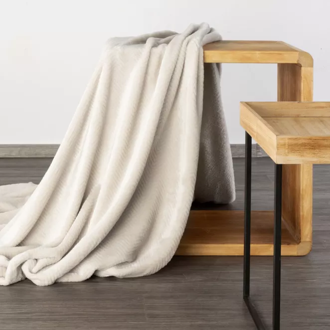 DESIGN 91 Koc CINDY 5 miękki i miły w dotyku z wytłaczanym wzorem jodełki