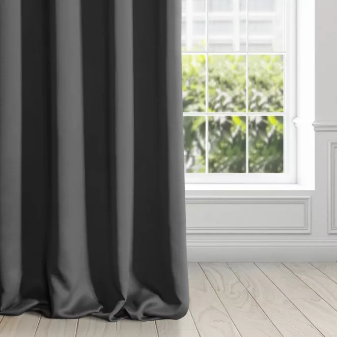 Zasłona czarna z gładkiej matowej tkaniny zaciemniającej 135x250 cm przelotka BLACKOUT