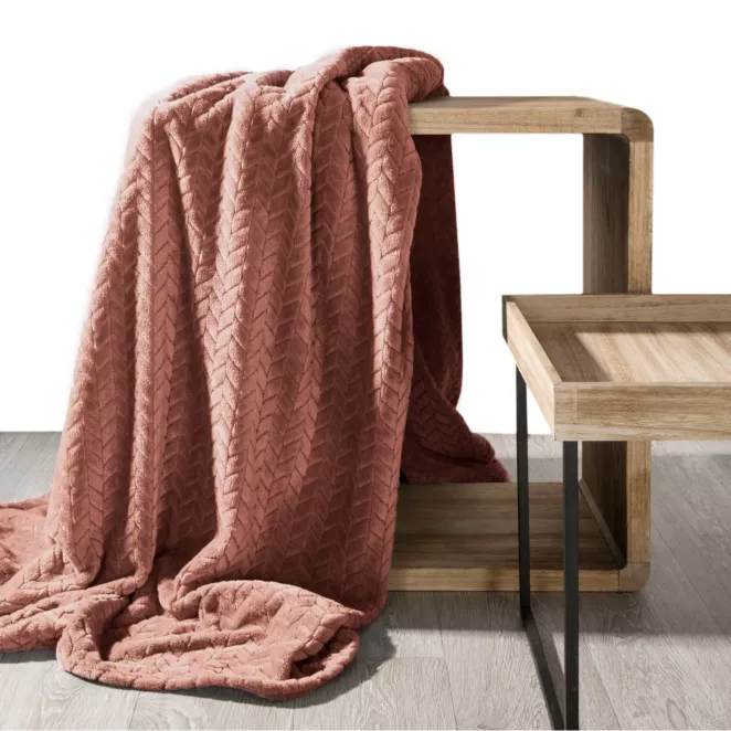 DESIGN 91 Koc CINDY miękki i miły w dotyku z wytłaczanym wzorem