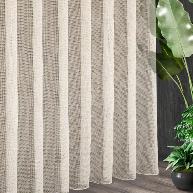 E13/3 Firana szyta na taśmie 5 cm naturalno srebrna z eleganckiej siatki w stylu glamour z połyskliwą nicią, wykończona obciążnikiem