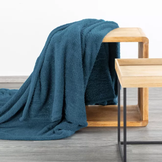 DESIGN 91 narzuta-koc na fotel LORI z polaru typu flano
