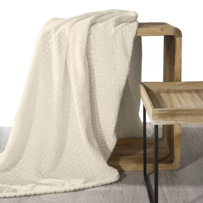 DESIGN 91 Koc CINDY miękki i miły w dotyku z wytłaczanym wzorem