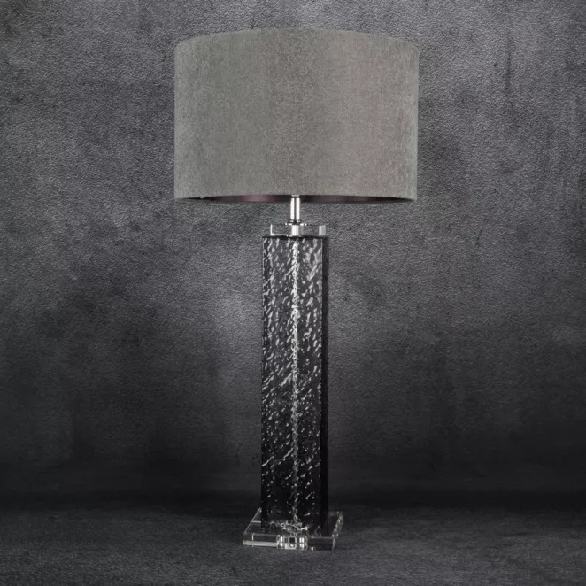 Lampa stojąca KASI z szklaną podstawą i błyszczącym abażurem