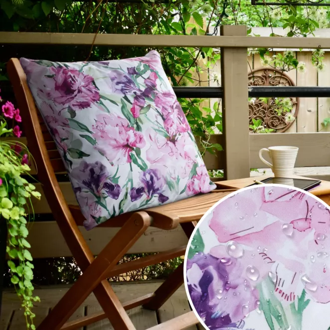 Poszewka GARDEN na taras oraz balkon z tkaniny wodoodpornej zdobiona nadrukiem subtelnych kwiatów