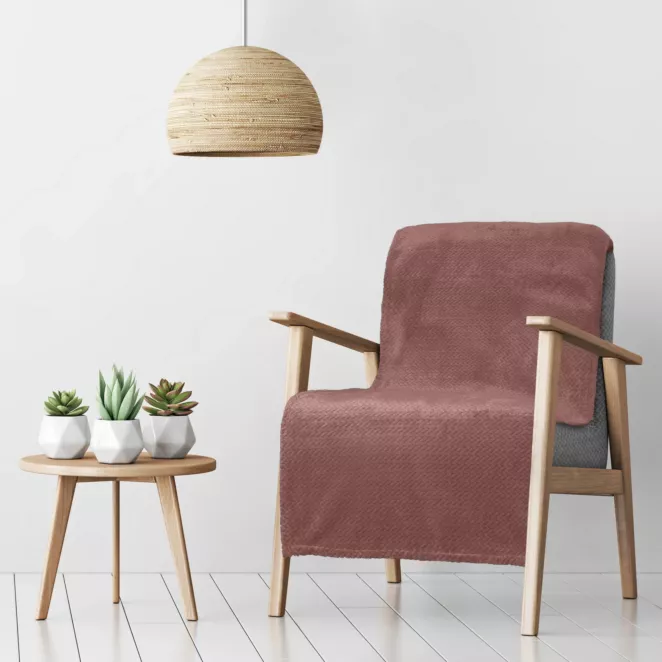 DESIGN 91 Narzuta na fotel-koc CINDY miękki i miły w dotyku z wytłaczanym wzorem