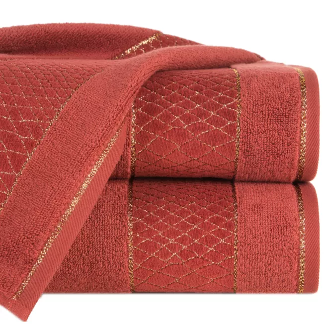 Ręcznik kąpielowy 70x140 cm bawełniany kolor ceglasty z geometrycznym motywem 500 g/m2 ROSA