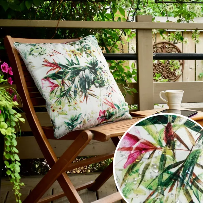 Poszewka GARDEN na taras oraz balkon z tkaniny wodoodpornej zdobiona nadrukiem subtelnych kwiatów