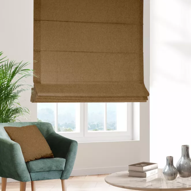 Roleta szyta z systemem comfort brązowa z tkaniny o naturalnym splocie w stylu eko