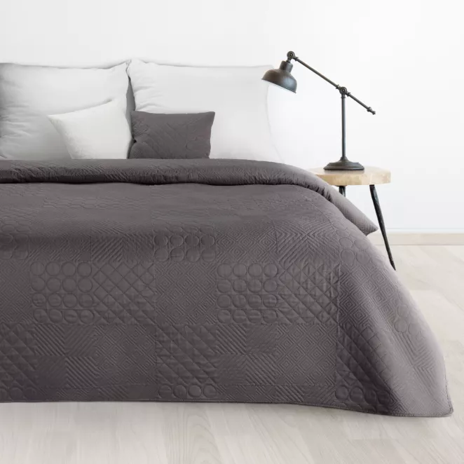DESIGN 91 Narzuta BONI z patchworkowym motywem wytłaczanym techniką hot press