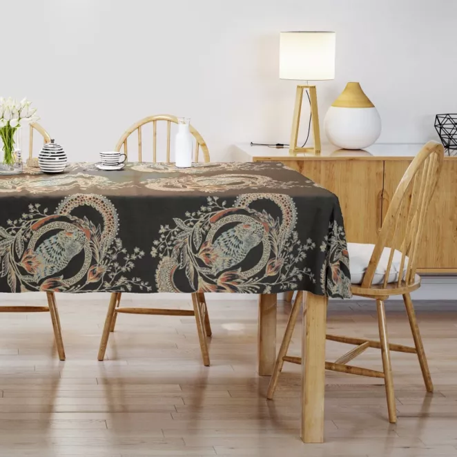 Obrus szyty czarno złoty z tkaniny w elegancki orientalny wzór z błyszczącą nicią