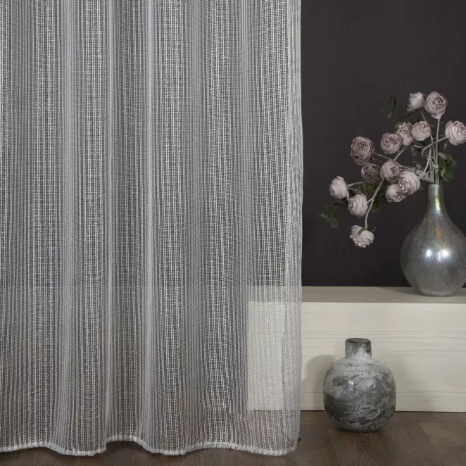 Dekoracja okienna szara o ozdobnym splocie w formie siatki 140x250 cm przelotka TAMARA