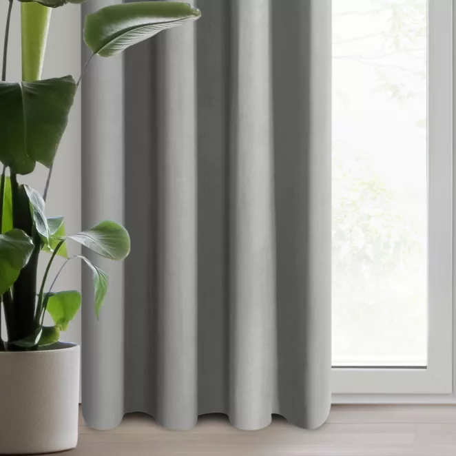 Zasłona szara z gładkiej tkaniny zaciemniającej typu blackout 135x250 przelotka PARISA Design 91