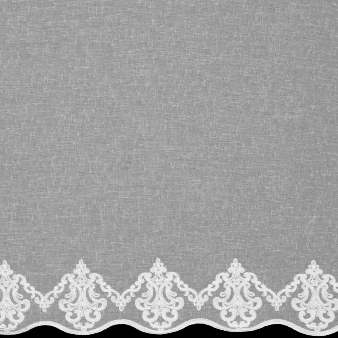 L170/2 Firana szyta na taśmie 5 cm biała z etaminy zdobionej eleganckim haftem