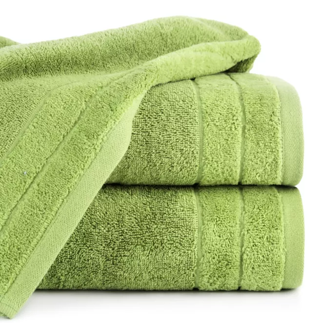 Ręcznik kapielowy 50x90 cm bawełniany kolor oliwkowy z welwetową bordiurą 500 g/m2 DAMLA