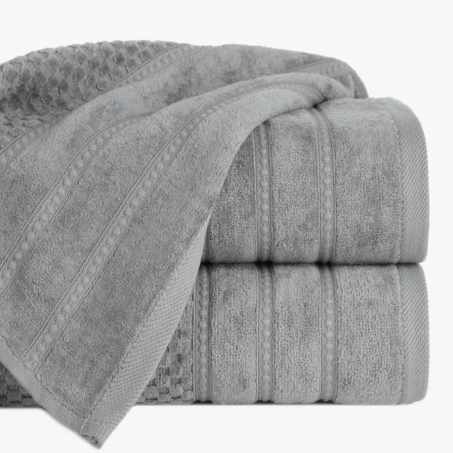 Ręcznik kąpielowy 50x90 cm bawełniany kolor srebrny z ozdobną bordiurą w paseczki 500 g/m2 ADORE