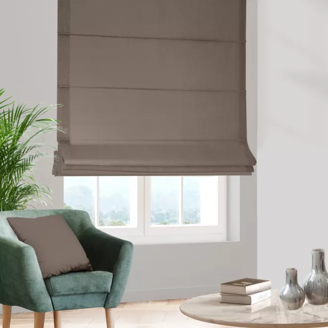 Roleta szyta z systemem comfort jasnobrązowa z tkaniny typu Blackout zaciemniającej w 100%