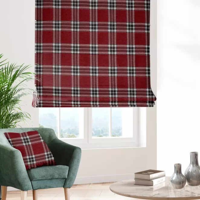 Roleta szyta z systemem comfort bordowo naturalna z grubej, szenilowej tkaniny w elegancką kratę