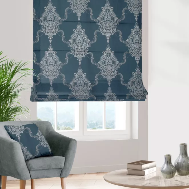 Roleta szyta z systemem comfort granatowo srebrna z eleganckiej tkaniny w duży ornamentowy wzór
