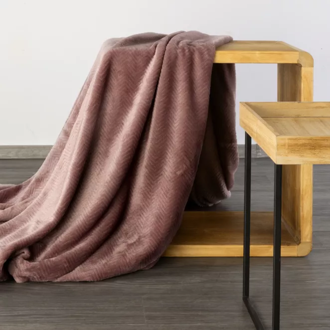 DESIGN 91 Koc CINDY 5 miękki i miły w dotyku z wytłaczanym wzorem jodełki