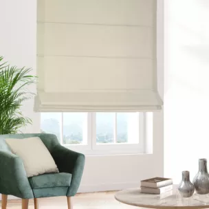 Roleta szyta z systemem comfort beżowa z gładkiej tkaniny typu Blackout zaciemniającej 100%