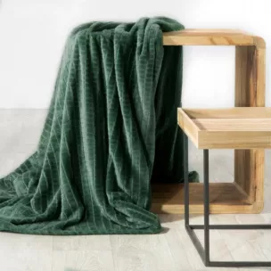 DESIGN 91 Koc CINDY miękki i miły w dotyku z wytłaczanym wzorem