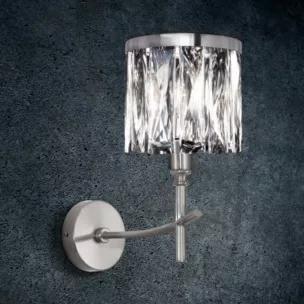 Kinkiet - lampa ścienna zdobiona kryształkami