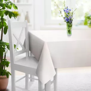 Obrus szyty naturalny z miękkiej tkaniny o welurowej strukturze