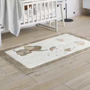 Dywan BABY do pokoju dziecięcego z motywem słonika i różowych chmurek