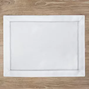 Komplet 4 szt eleganckich, białych podkładek MADELE ze srebrną lamówką
