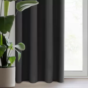 Zasłona czarna z gładkiej tkaniny zaciemniającej typu blackout 135x250 przelotka PARISA Design 91