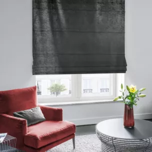 Roleta szyta z systemem comfort ELITE czarno srebrna miękka, welwetowa, typu BLACKOUT 100% zaciemniająca, z połyskującym nadrukiem, o gramaturze 400g/m2